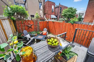 Image de ★HostWise Stays★ Prime Butler St | Outdoor Lounge | Family Friendly