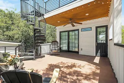 Image de Modern 3br Home | Near Dt Atx & Ut | Balcony views