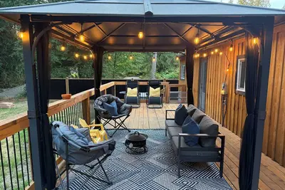 Image de Private 1 acre with large outdoor space in Errington