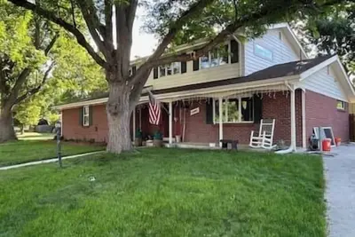 Image de 6 bedrooms + office + fireplace + firepit + outdoor dining