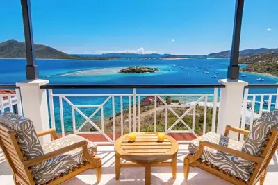 Image de Tranquil Family Getaway with Ocean Views and Easy Access to Safe Beaches