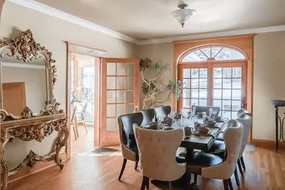 Image de Chalet Alpin | Walk to Lake & Beach | Spa & Bbq