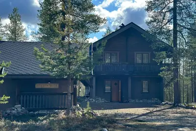 Image de Villa Mörhön maja - A traditional Finnish log cabin right by the Pyhä Ski Resort