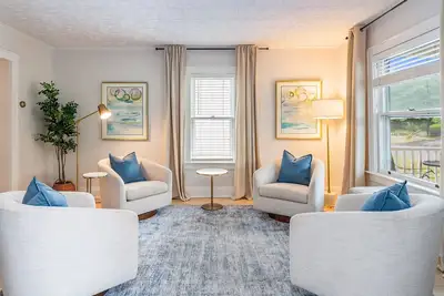 Image de Geneva Retreat | Walk to Lake | Seneca Wine Trail