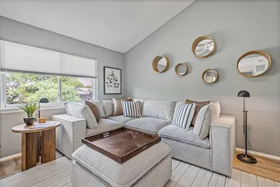 Image de Stylish 3-Bedroom Bungalow in Austin