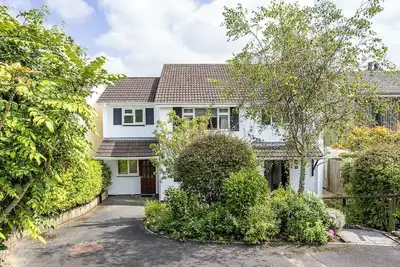 Spacious 3 bed | Quiet location | Rock