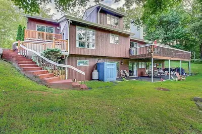 Image de Lakefront Family Retreat~Private Pool~Game Room