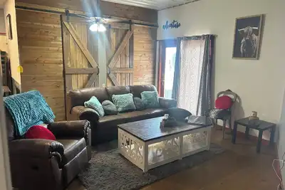 Image de Cozy 2 Bed apartment cows, horses, hot tub. Experience the Ranch life