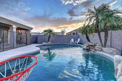 Image de 3 bdrm Glendale Home w/ Pool