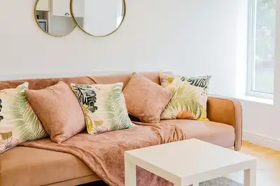 Image de Welcome to Your Stylish City Stay in Cardiff