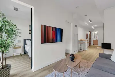 Image de Oak & Gold Retreat Dt Lux River Walks