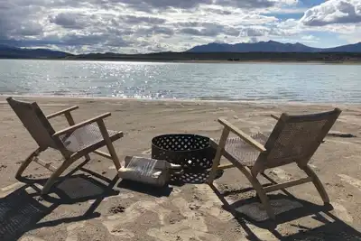 Image de Firepit-Shade-Chairs-Dark Skies