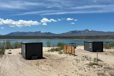 Image de Firepit-Shade-Chairs-Dark Skies