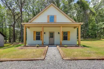 Image de Walk to Sports Complex: Home in Millbrook!