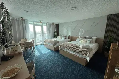 Image de Yolo 455 Steps from the beach @ Esj