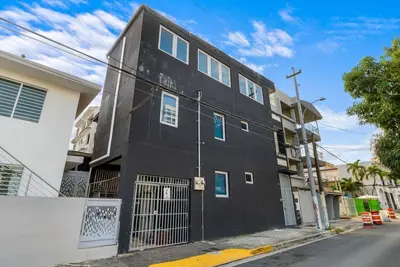 Image de 2 Apts/1 Listing - Perfect for groups @ Duffaut