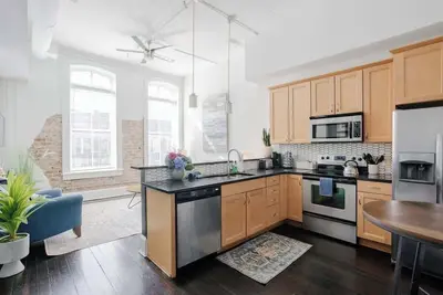 Image de Stunning Loft in Historic District-Walk Everywhere