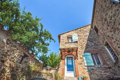 Image de Belle maison à Oms avec WiFi