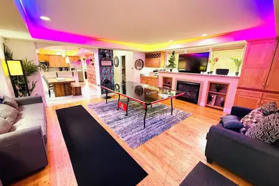 Image de RiNo Party Palace: Hot Tub, Game Room, Theater Area— Your Downtown Fun Hq!
