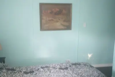 Image de Cozy mobile home with Ac in charming Adams