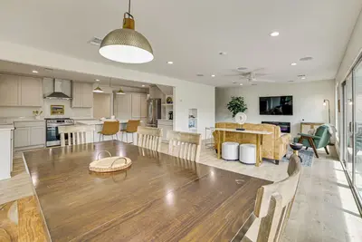 Image de Private Dock: Waterfront Cedar Creek Lake Home