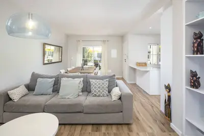 Image de Appartement moderne avec vue sur la mer, terrasse