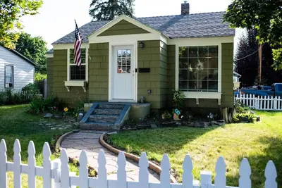 Image de Eastside Suite-Cozy 3 Bedroom Home next 2 Downtown