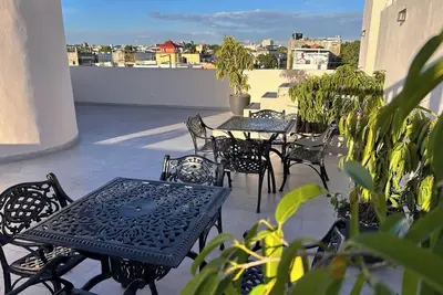 Image de Quiet and fresh ground floor's 2 bedrooms flat