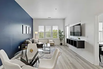 Image de Unwind Near Cpcc | Balcony, Pool, Gym, Parking, W/D