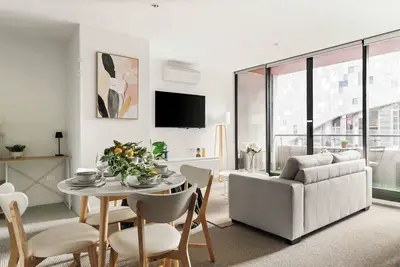 Image de A Plush 2br Apt Next to Southern Cross Station
