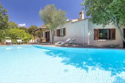 Image de Belle maison de vacances privée avec Wifi, climatisation, piscine privée, Tv et patio