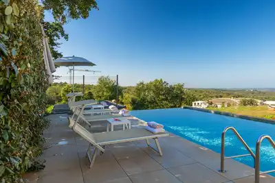 Image de Villa with an infinity pool and beautiful panoramic sea