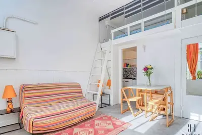 Image de Le Refuge des artistes - Place de la nation