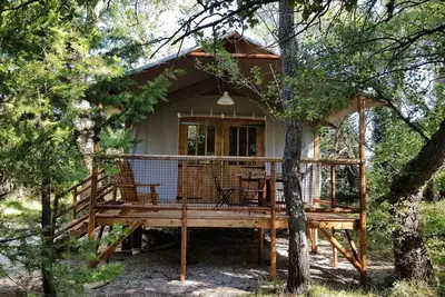 Image de Cabane Lodge Bois sur pilotis Confort 27m² 2 chambres - terrasse bois couverte, zone ombragée 5 personnes