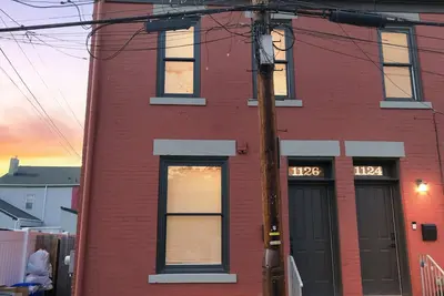 Image de New! Cozy Historic Row Home- Near Stadiums!