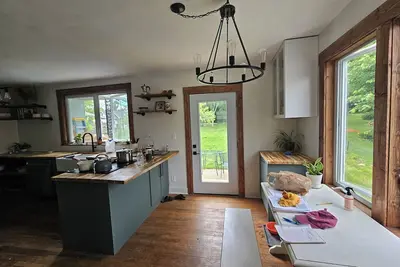 Image de West Asheville Bungalow with fire pit & pet friendly!