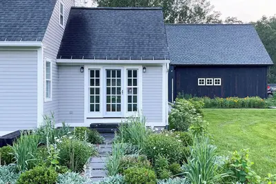 Image de Delightful 3-bedroom house with Beautiful Pond & Views