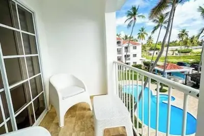 Image de Just 10 minutes from the beach! Private terrace