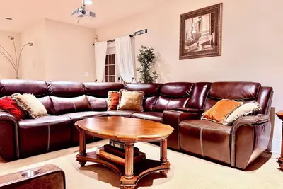 Image de Luxurious 2br Movie Theater Game Room Kitchen Gym