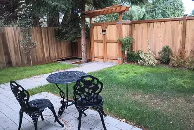 Image de Cozy house close to Lake Washington with Ac and a front and back yard