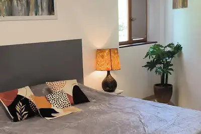 Image de appartement au cœur de la forêt au centre de la France