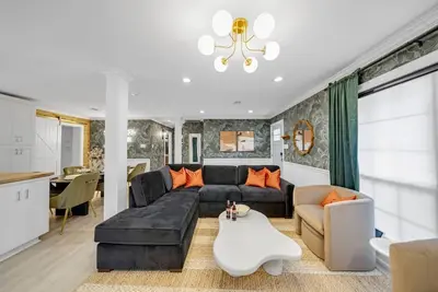 Image de Heights Fun House ● Hot Tub ● Poker ● Mini-Golf