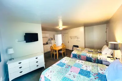 Image de Double Bed Suite with Full Kitchen