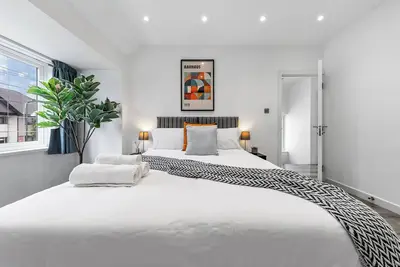 Image de 5 Bedrooms house near Wembley StadiumI Free parking I Discounts for Longer Stays