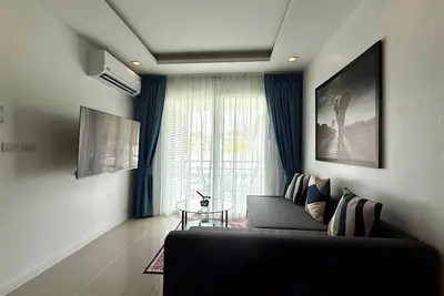 Image de 6-20 - Condo 2 chambres avec balcon et piscine partagée