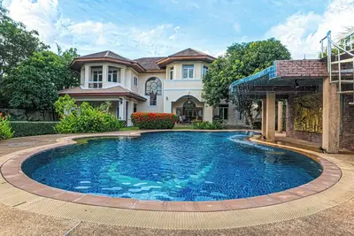 Image de Sundrenched Oasis 7br golf course Pool Villa, center of Phuket, 15min-Patong Beach