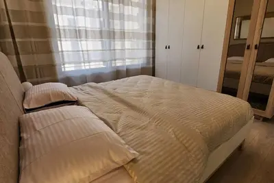 Image de Stunning Gated 2 Br-Mins To Auc