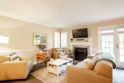 Image de Luxe Condo in Norwich Less Than 3 Minutes From Mohegan Sun