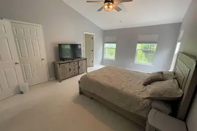 Image de 3 Bedroom/2. 5 bathroom close to Naval Academy, Nmcm Stadium, and downtown.