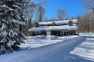 Image de Killington Chalet - Hot Tub, Sauna, Commercial Boot Dryer